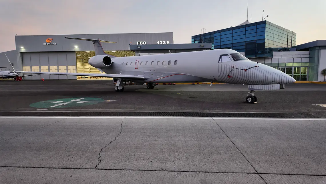 Renta de jet privado Legacy 600